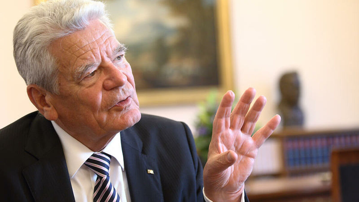 Bundespraesident Joachim Gauck in seinem Dienstzimmer im Schloss Bellevue in Berlin bei einem Gespraech mit dem Evangelischen Pressedienst (epd) am 04.10.2016. (Siehe epd-Gespraech vom 14.10.16)