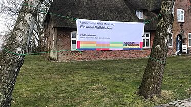 Banner gegen Rassismus 
