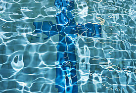 Tauffest im Freibad (Symbolbild)