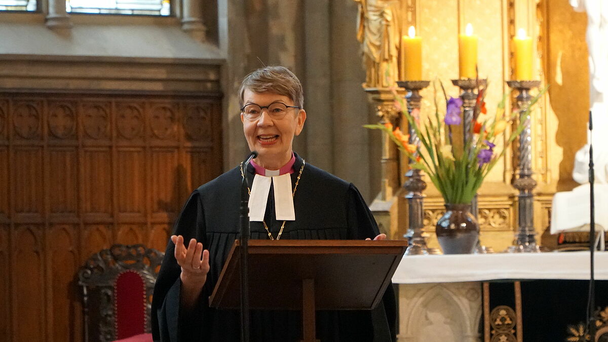 Landesbischöfin Kristina Kühnbaum-Schmidt während des ökumenischen Gottesdienstes in der Schlosskirche