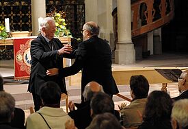 Professor Fulbert Steffensky und Bischof Gothart Magaard im St. Petri-Dom zu Schleswig