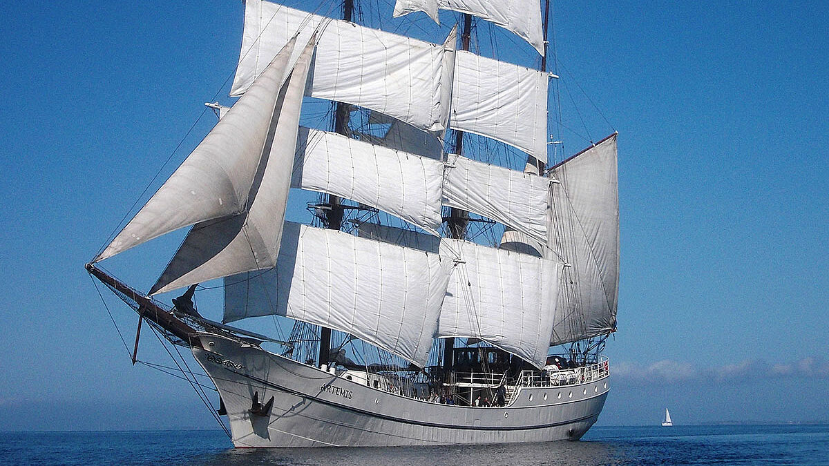 Entlang der Küste, von Ost nach West, besucht das Nordkirchenschiff jeden der 13 Kirchenkreise sowie die Nordschleswigsche Gemeinde