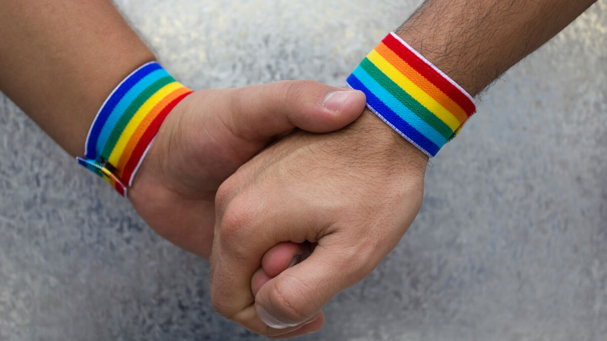 Schwerin nimmt am Winter-CSD teil und setzt damit ein Zeichen für Vielfalt und Liebe.  