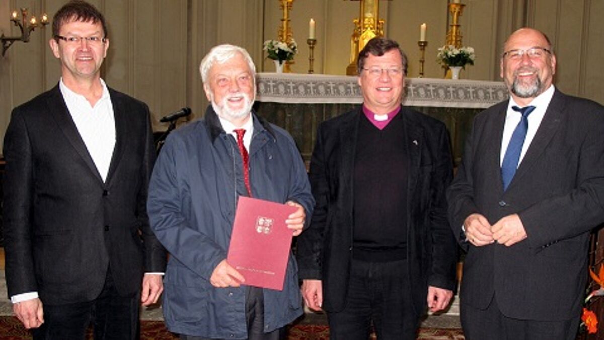 v.l. Dompastor Matthias Gürtler, Oberbürgermeister Dr. Arthur König, Bischof Dr. Hans-Jürgen Abromeit, Wirtschaftsminister M-V Harry Glawe