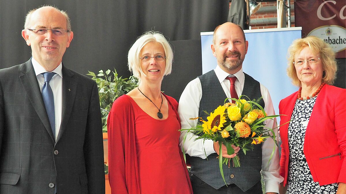 Von links: Bischof Gothart Magaard, Christiane Crystall, Propst Dr. Andreas Crystall und Synodenpräses Sonja Keck.