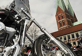 Motorrad vor St. Marien 