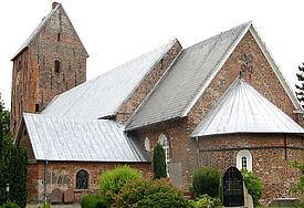 Der Turm der St. Nicolai-Kirche auf Föhr wird saniert