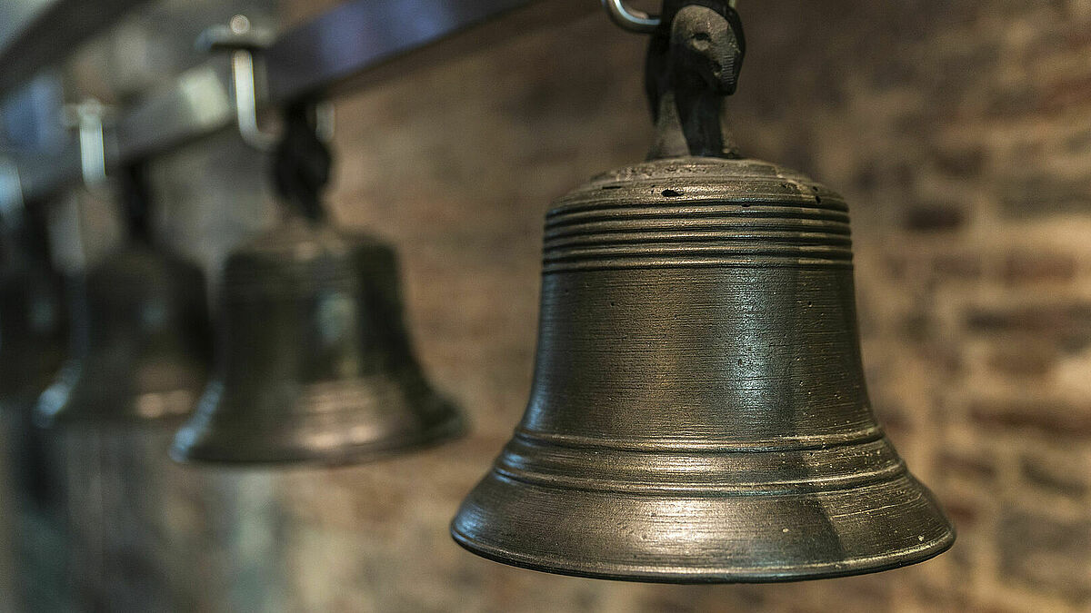 Die Glocken eines Carillon-Glockenspiels (Symbolbild)