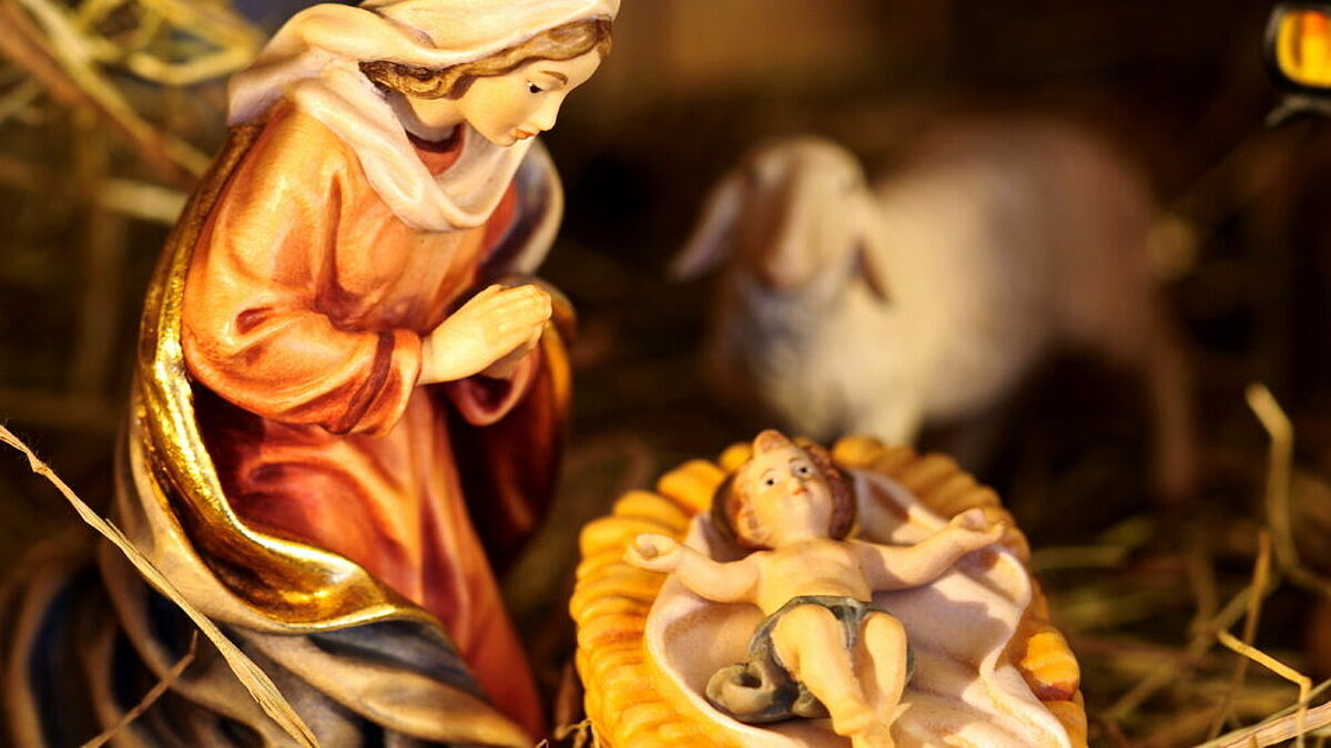 Eine Weihnachtskrippe, die sonst niemand hat? Die Domgemeinde Güstrow macht es möglich in der Krippenbau-Werkstatt.