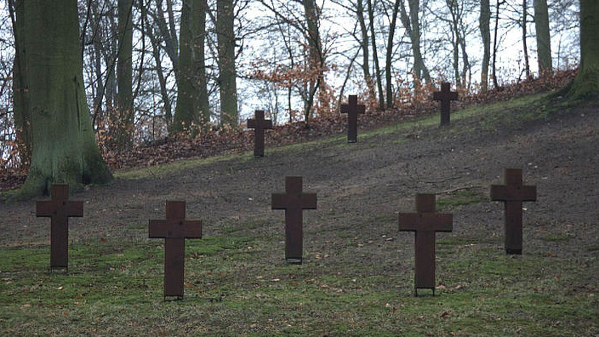 Kreuze auf dem Gelände der Jugendbegegnungsstätte Golm auf der Insel Usedom