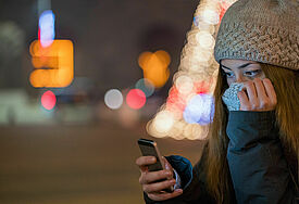 Wer an Weihnachten jemanden zum Reden braucht, erreicht die Mitarbeitenden der Telefonseelsorge auch an den Feiertagen rund um die Uhr. 