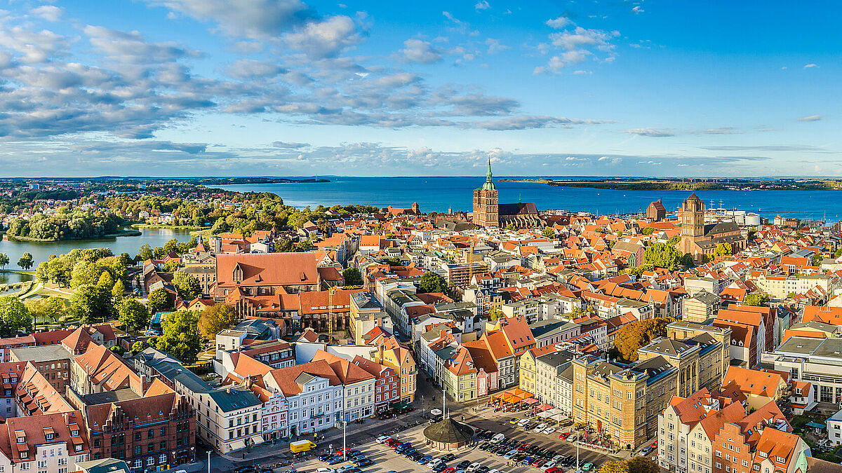 Die beiden Regionalzentren für demokratische Kultur in Mecklenburg-Vorpommern sind Teil des Arbeitsbereichs "Demokratische Kultur" der Evangelischen Akademie der Nordkirche. Eines hat seinen Sitz in Stralsund (Bild), das andere ist in Rostock zu finden. 