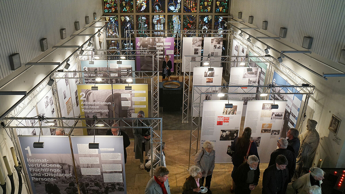 Eröffnung der Ausstellung "Neue Anfänge nach 1945?" in der Hamburger Hauptkirche St. Nikolai.