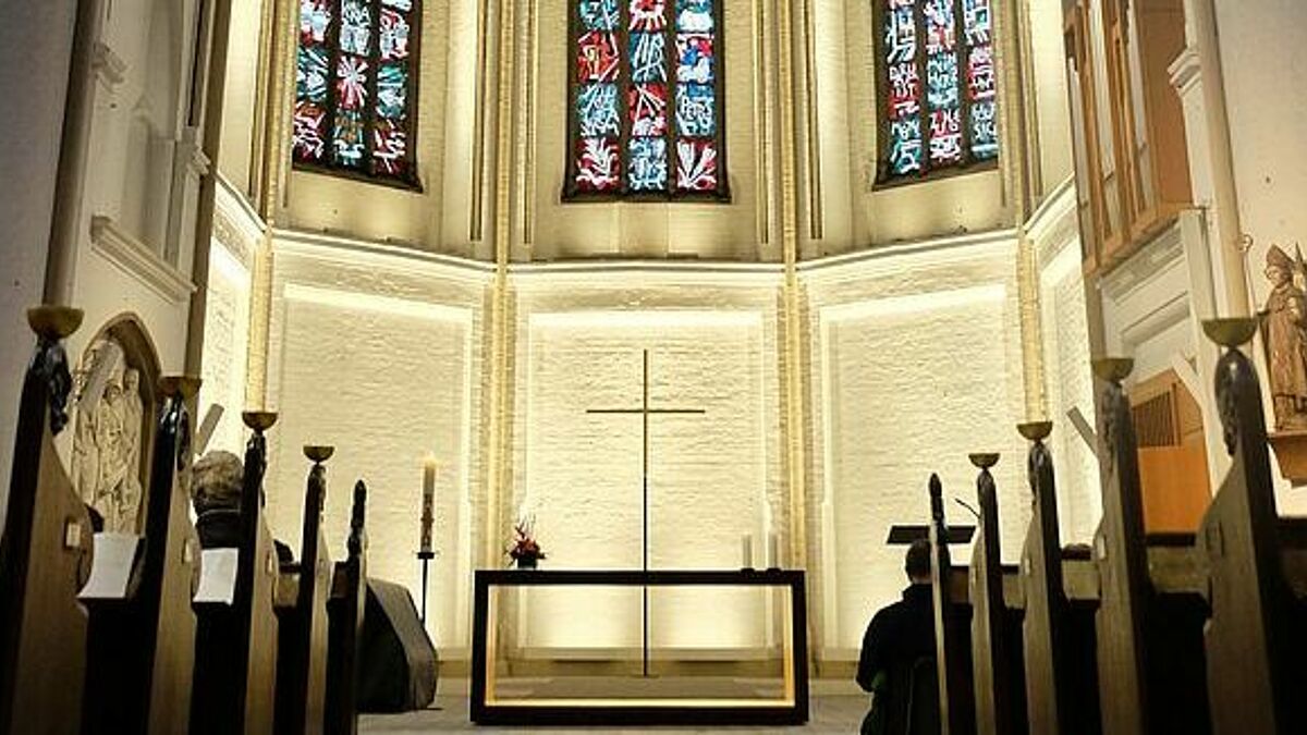 Der Gottesdienst wird live aus der St. Petrikirche in Hamburg übertragen. mit dabei u.a. Bischöfin Kirsten Fehrs und Horst Eberlein, Weihbischof im Erzbistum Hamburg.