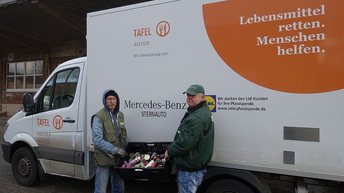 Die Tafel der Rostocker Stadtmission hat einen neuen Wagen erhalten.
