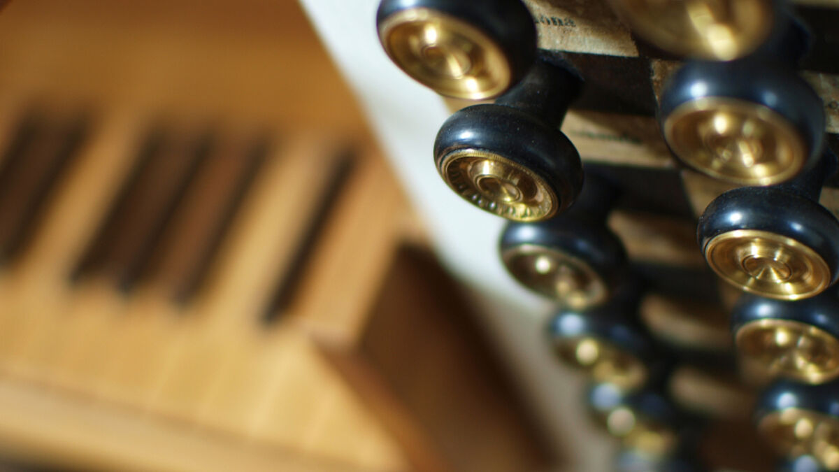 Orgel-Register © vm / iStockphoto