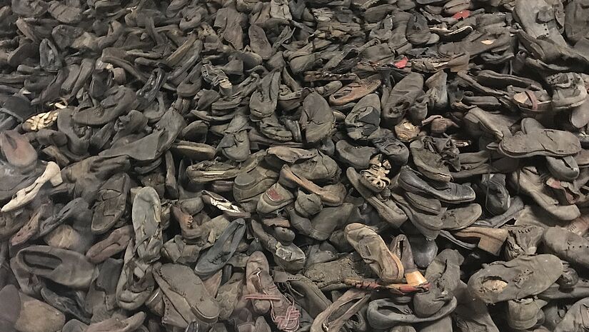 Verkohlte Schuhe im ehemaligen Konzentrations- und Vernichtungslager Auschwitz