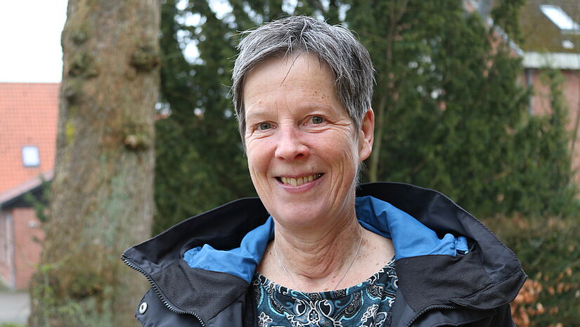 Birgit Langholz freut sich auf ein fröhliches Fest mit anderen Christ:innen. Birgit Langholz, Teilnehmerin am Kirchentag