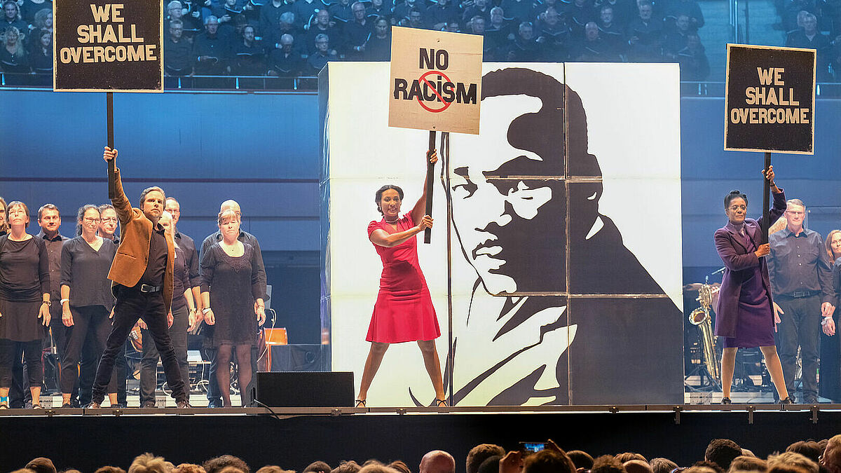 Das Chormusical "Martin Luther King" wurde beim evangelischen Kirchentag 2019 in der Dortmunder Westfalenhalle mit über 2.000 Mitwirkenden aufgeführt