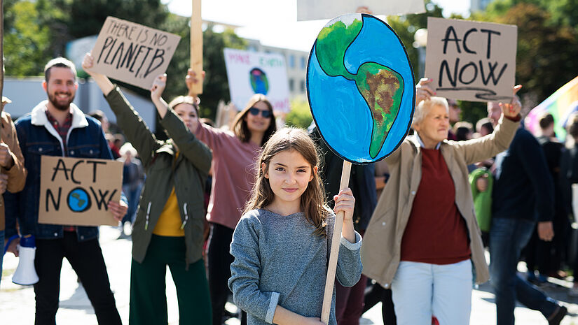 Menschen bei einem Streik gegen den Klimawandel 