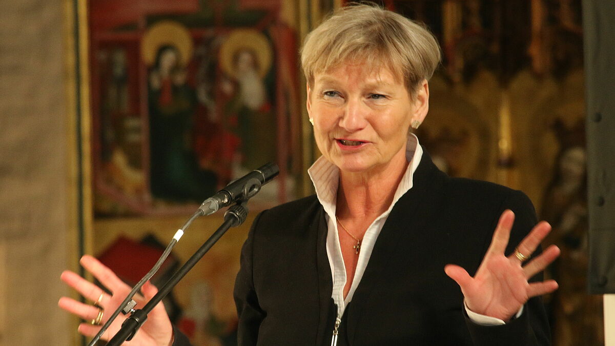 Bischöfin Kirsten Fehrs plant einen "Liveline-Gottesdienst" am ersten Advent. 