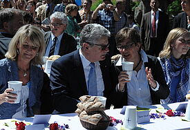 Bundespräsident Joachim Gauck beim Ratzeburger Mahl auf dem Palmberg vor dem Ratzeburger Domsfest