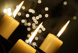 An vielen Orten im Norden werden Friedenslichter entzündet (Symbolfoto)