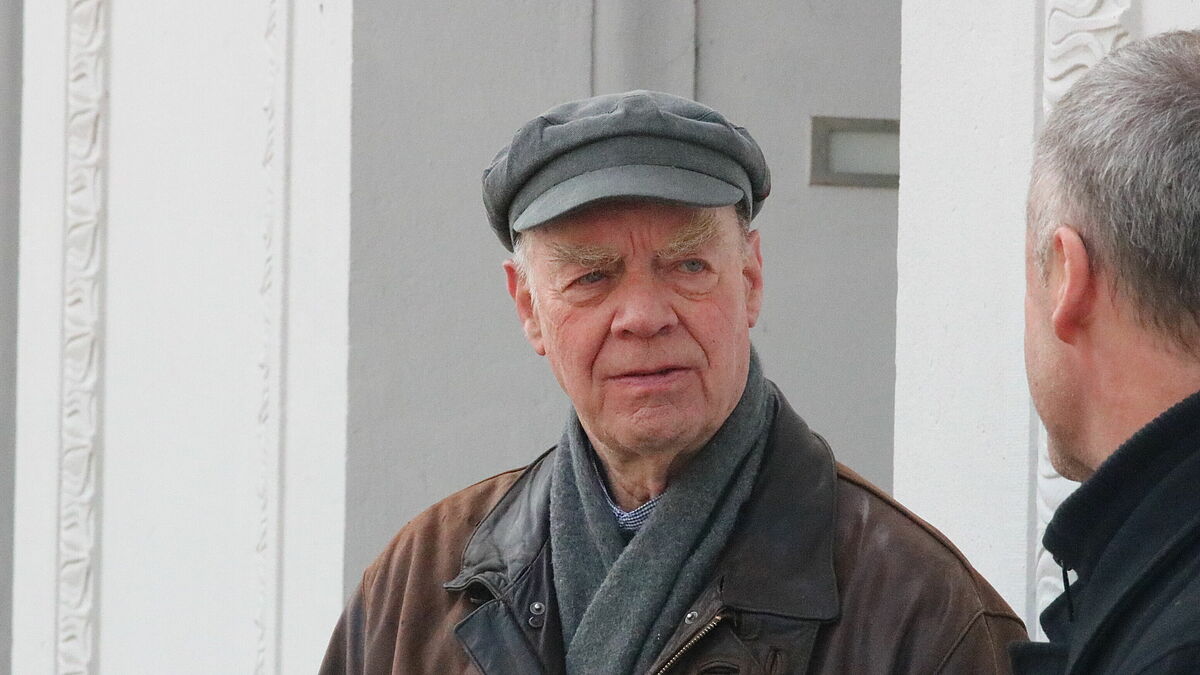 Bischof Tilman Jeremias im Gespräch mit dem Schweriner Bürgerrechtler Heiko Lietz.