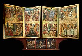 Der Nonnenaltar wurde um das Jahr 1500 geschaffen. Er kann mehrfach aufgeklappt werden und zeigt auf seinen Flügeln Darstellungen aus der Legende um die Kreuzfindung durch Kaiserin Helena.
