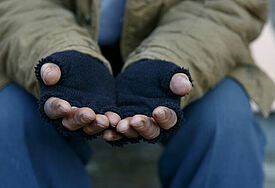 In Hamburg startet das Winternotprogramm 2016 für Obdachlose mit mehr Beratung für Obdachlose (Symbolbild)