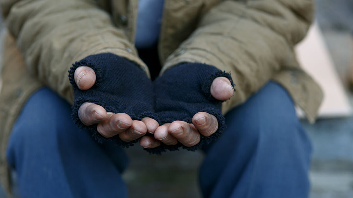 In Hamburg startet das Winternotprogramm 2016 für Obdachlose mit mehr Beratung für Obdachlose (Symbolbild)