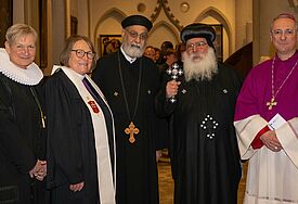Nach zwei Jahren corona-bedingter Pause konnte am 3. Februar 2023 wieder die traditionelle ökumenische St.-Ansgar-Vesper in der Hamburger Hauptkirche St. Petri gefeiert werden. (Im Bild links Bischöfin Kirsten Fehrs, rechts Erzbischof Stefan Heße).  