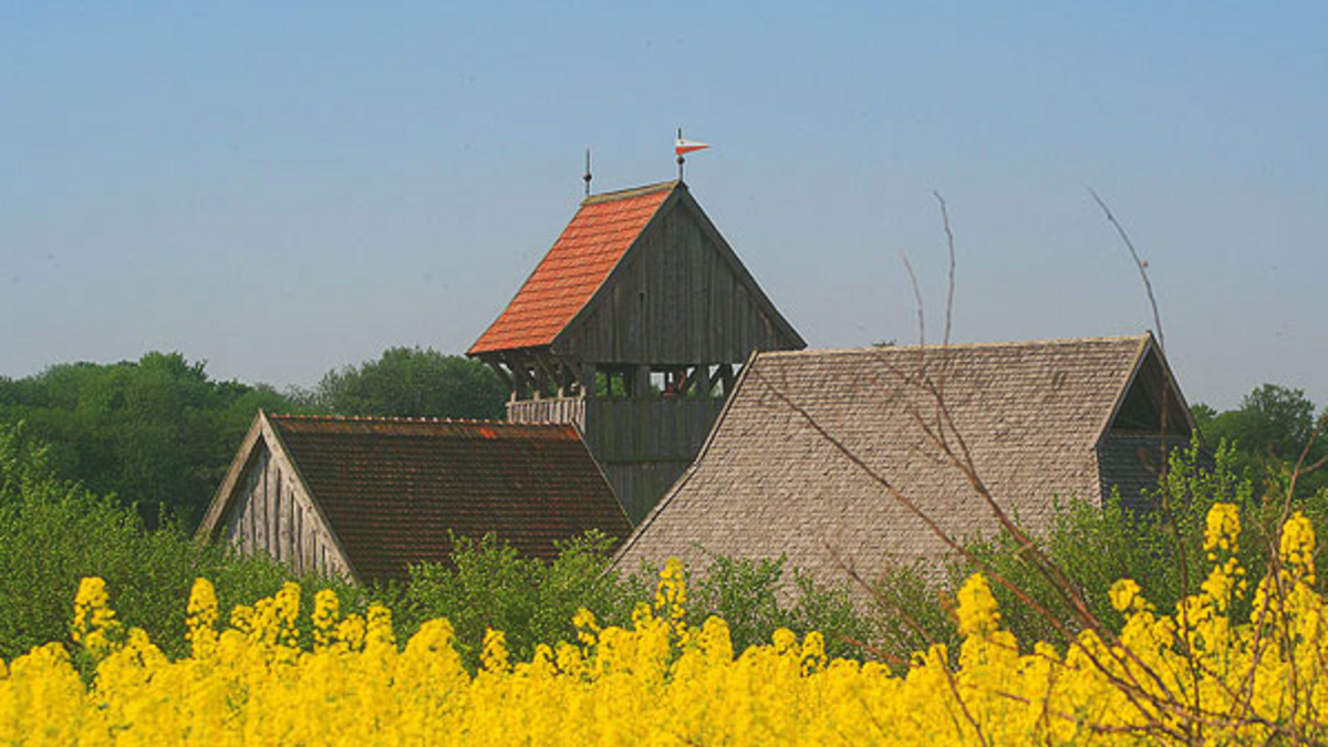 Die Turmhügelburg im Nienthal von Lütjenburg 