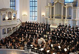 Chor und Orchester in der St. Michaelis-Kirche