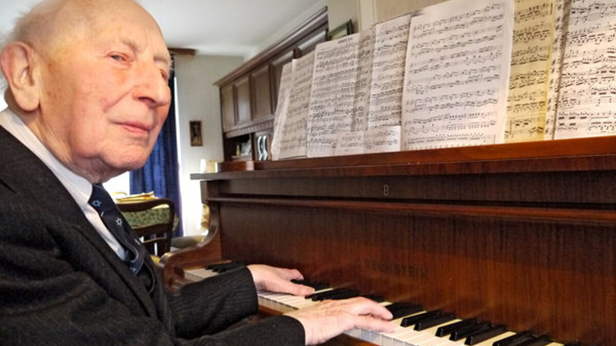 Walter Wieben (99) ist Deutschlands ältester Organist. Wieben ist seit 82 Jahren an der Kirchenorgel aktiv. Am 6. April 2014 feiert er seinen 100. Geburtstag.