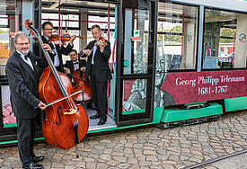 Rossini-Quartett Magdeburg mit Telemann-Straßenbahn | Nicht nur in Hamburg sondern auch in Telemanns Geburtsstadt Magdeburg und anderen deutschen und europäischen Städten wird das Telemann-Jahr begangen.