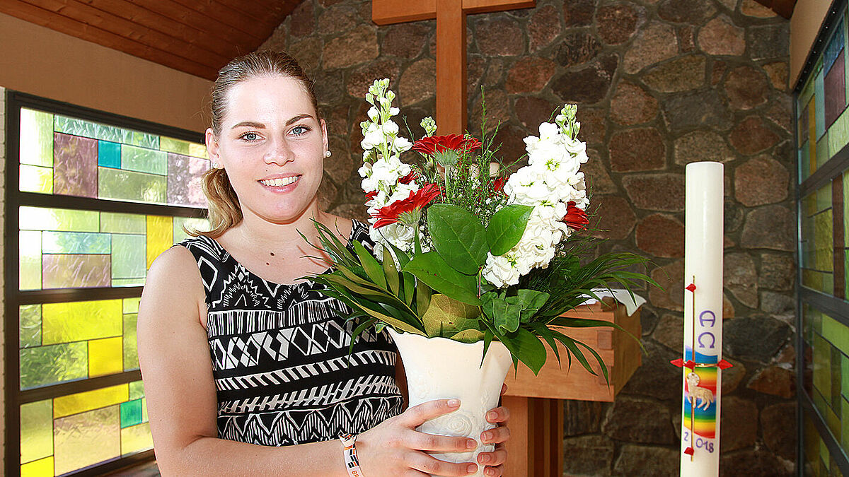 Mit ihren 19 Jahren ist Melina Bluhm die jüngste Küsterin in der Nordkirche. Sie kümmert sich um die St. Marien-Kapelle in Schönberg bei Sandesneben.