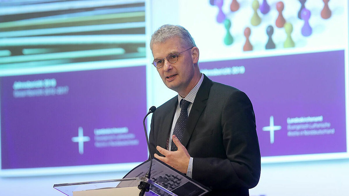 Prof. Dr. Peter Unruh, Präsident des Landeskirchenamtes der Nordkirche, stellte Vorhaben und Prozesse der obersten Verwaltungsbehörde seit Gründung der Nordkirche vor