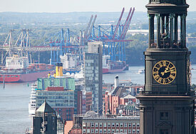 Der Turm der Hamburger Hauptkirche St. Michaelis ist bei Touristen als Aussichtsplattform beliebt