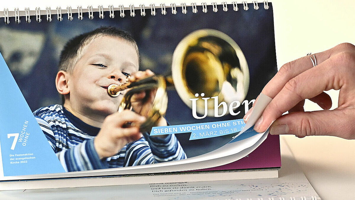 Die diesjährige Aktion steht unter dem Motto "Üben! Sieben Wochen ohne Stillstand". Die Organisatoren wollen dazu ermutigen, Neues auszuprobieren. Die Fastenzeit dauert in diesem Jahr vom 2. März bis zum 14. April 2022.
