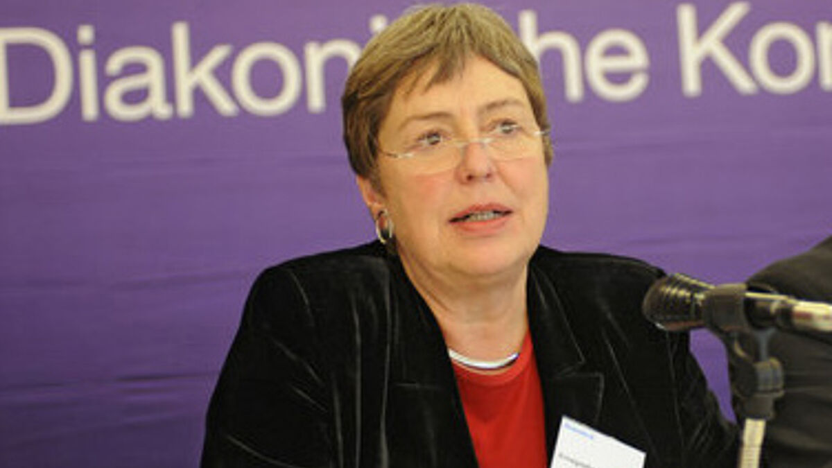 Die Hamburger Diakoniechefin Annegrethe Stoltenberg. Stoltenberg leitet das Diakonische Werk in Hamburg seit dem Jahr 2000 und wird zum Jahresende 2013 in den Ruhestand treten.