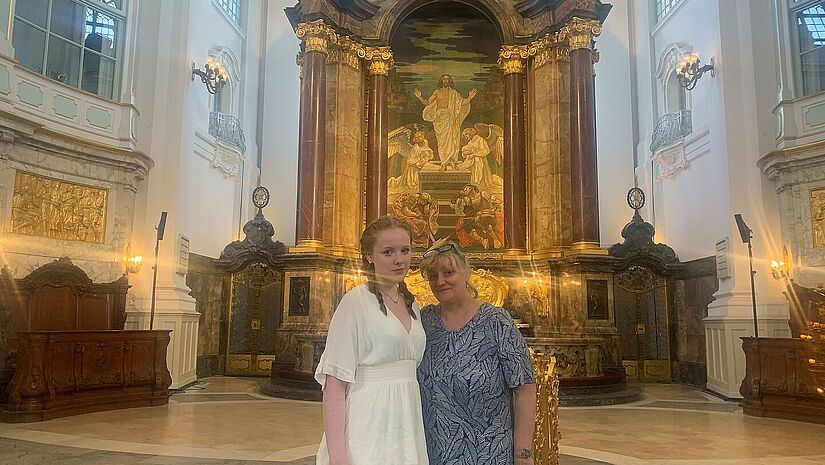 Leonie und Britta im Michel.
