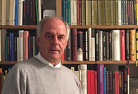 Der Autor und Philosoph Wilhelm Schmidt regt dazu an, über das Lebensende ganz bewusst zu sprechen. 