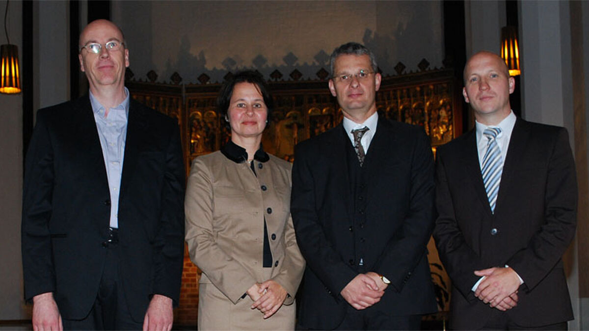 V.l.n.r.: Jan Simonsen, Leiter des Baudezernats; Susanne Böhland, Leiterin des Dezernats für Dienst- und Arbeitsrecht; Prof. Peter Unruh, Präsident des Landeskirchenamtes der Nordkirche und Dr. Winfried C. J. Eberstein, Leiter des Rechtsdezernats 