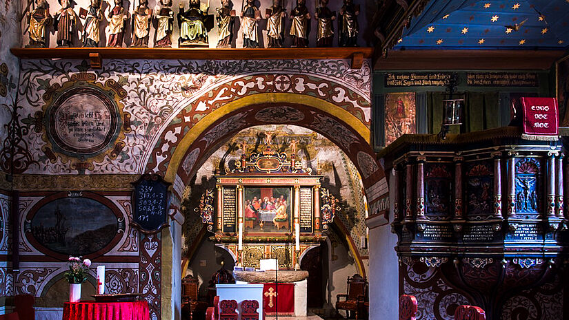 Blick in Altarraum der Kirche in Drelsdorf