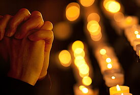 Friedensgebete / Symbolbild (c) fotolia