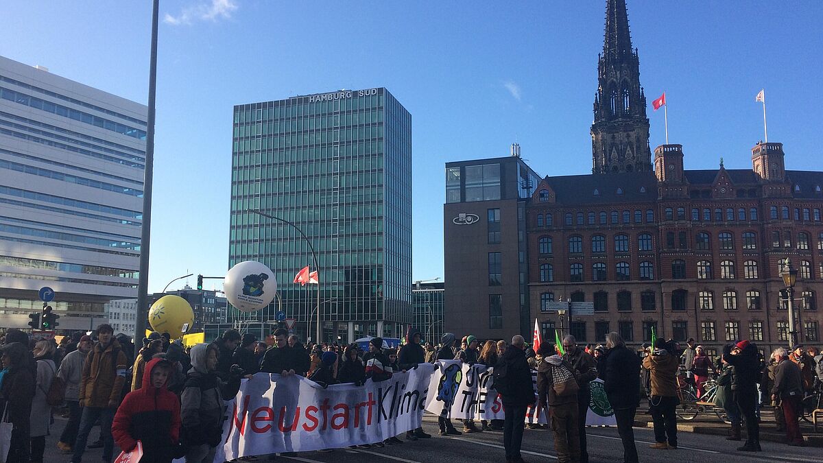 Klimaaktionstag auf dem Hamburger Rathausmarkt 