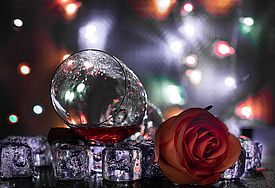 Rose und Sektglas