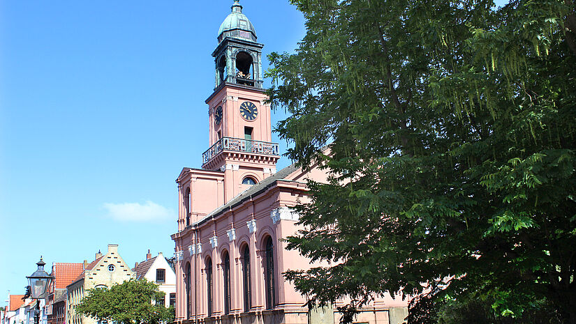 Die Remonstranten-Kirche in Friedrichstadt ist die einzige weltweit außerhalb der Niederlande.