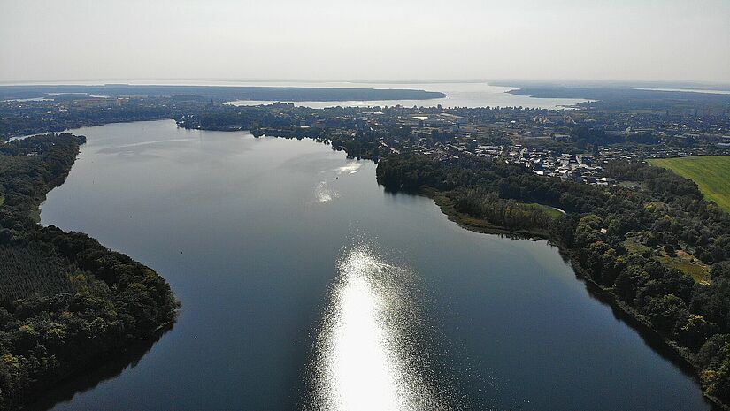 Der größte Binnensee Deutschlands, die Müritz (hier bei Waren), ist nur 15 Kilometer entfernt von Rittermannshagen. Der größte Binnensee Deutschlands, die Müritz (hier bei Waren), ist nur 15 Kilometer entfernt von Rittermannshagen.